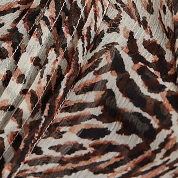 NWT Express Animal Print Ruffle Detail Sleeveless Top in Neutral Print SZ XS NWT - Picture 9 of 11